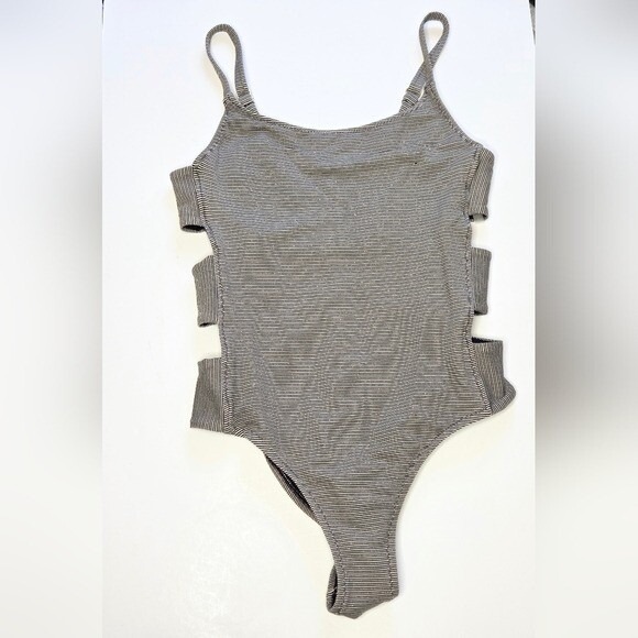 Shade and Shore Gold and Black One Piece Swimsuit with Side Cutouts Size Small - Picture 14 of 15
